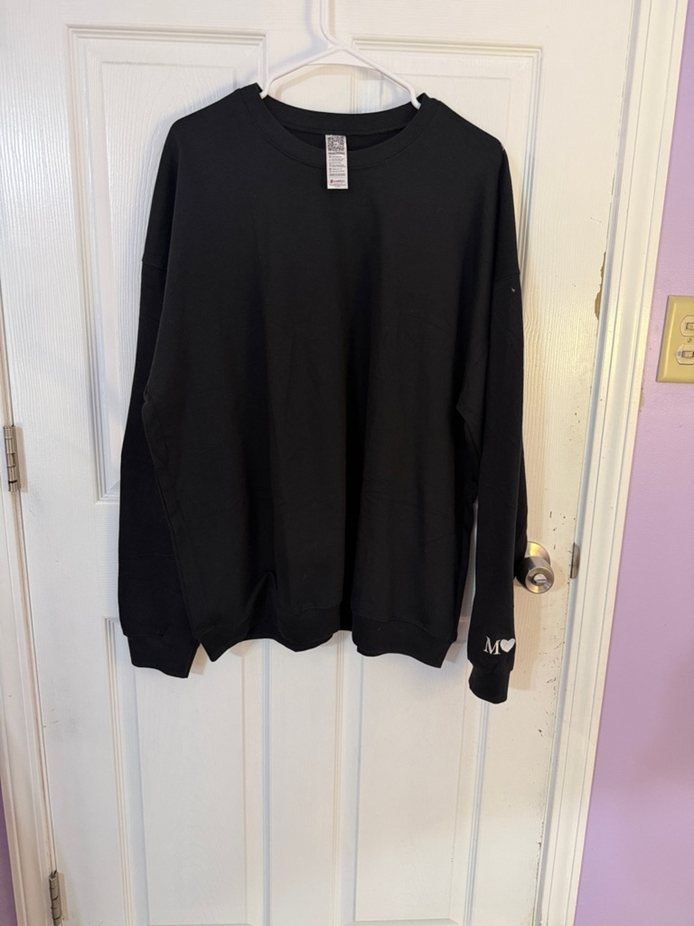 Oversized Black Crewneck Pullover Sweatshirt With “M❤️” Cuff Logo Size XL